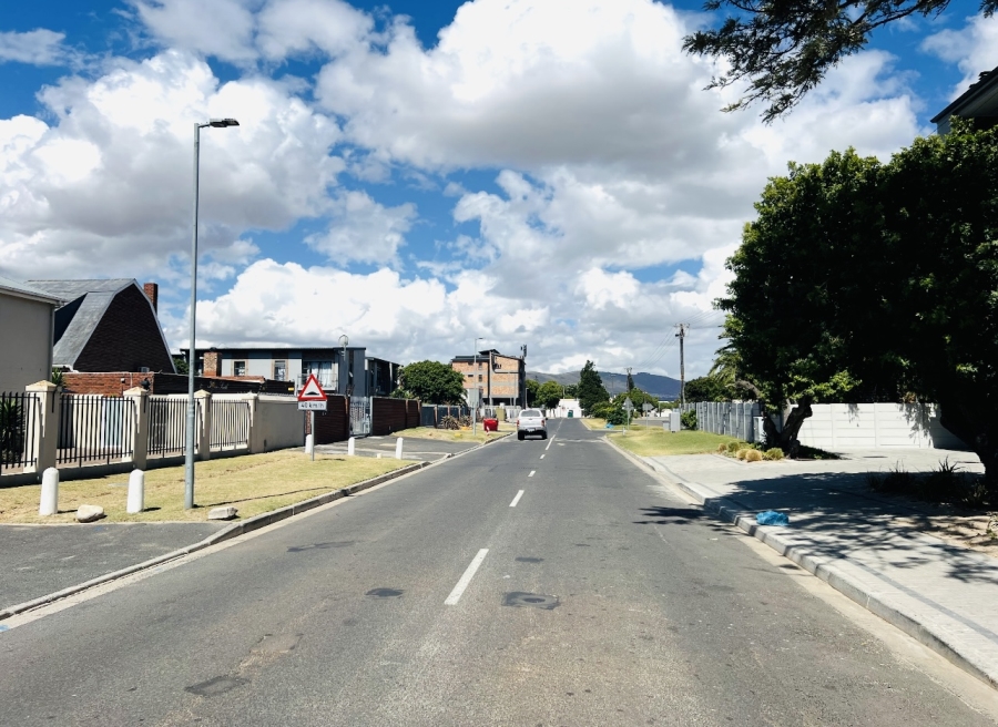 1 Bedroom Property for Sale in Table View Western Cape